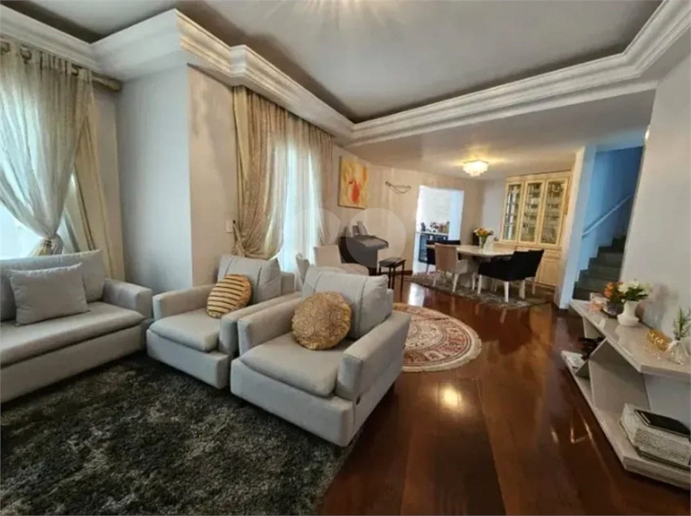 Casa à venda com 3 quartos, sendo 2 suítes, no condomínio Vila Borghese, São Paulo - SP