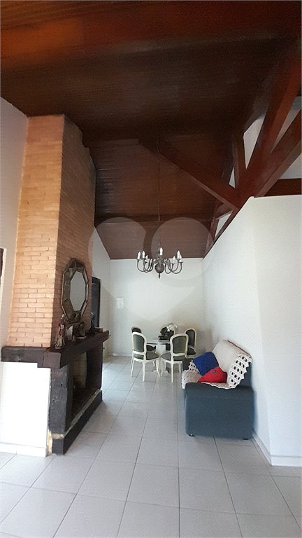 Casa à venda com 3 quartos, sendo 1 suíte,  em Retiro das Fontes, Atibaia, SP