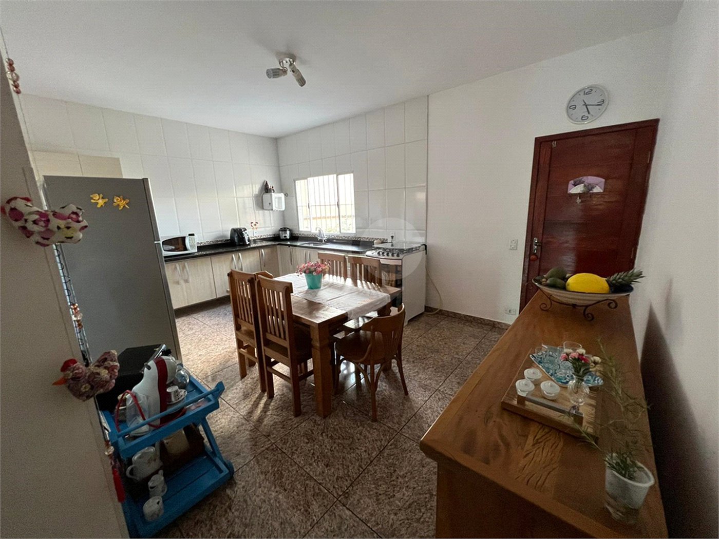 Sobrado à venda com 4 quartos, sendo 2 suítes,  em Nova Cerejeira, Atibaia, SP