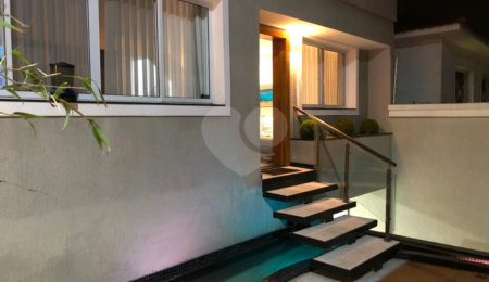 Sobrado à venda com 4 suítes em Jardim Virginia Bianca, São Paulo, SP