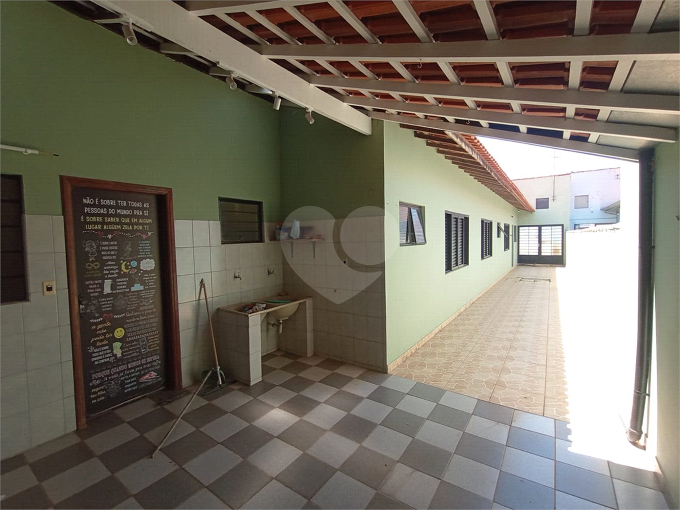 Casa à venda com 3 quartos, sendo 1 suíte, em Jardim Vieira de Moraes, Itapetininga, SP