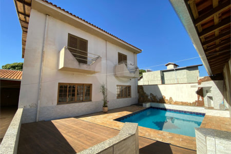 Casa/sobrado para venda com piscina no Santa Felícia Jardim