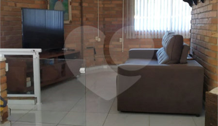 Casa Térrea à venda com 3 quartos, sendo 1 suíte,  em Vila Atlântica, Caraguatatuba, SP