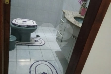 Sobrado à venda com 3 quartos, sendo 1 suíte, em Chora Menino, São Paulo, SP