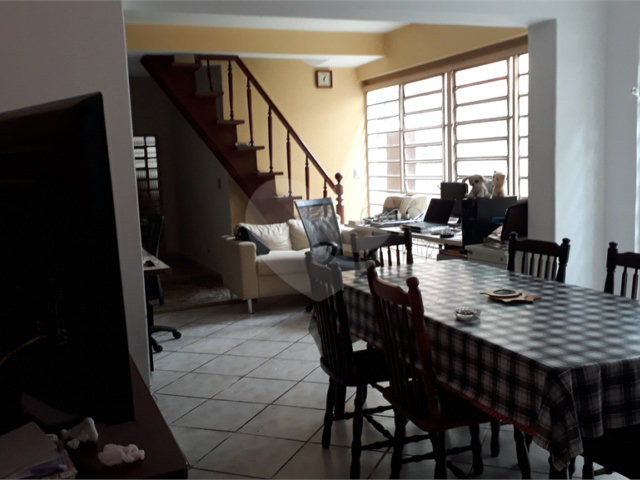 Sobrado à venda com 5 quartos, sendo 1 suíte,  em Chácara Santo Antônio, São Paulo, SP