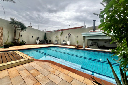 Casa à venda com 4 suítes em Vila Mazarino, Itapetininga, SP