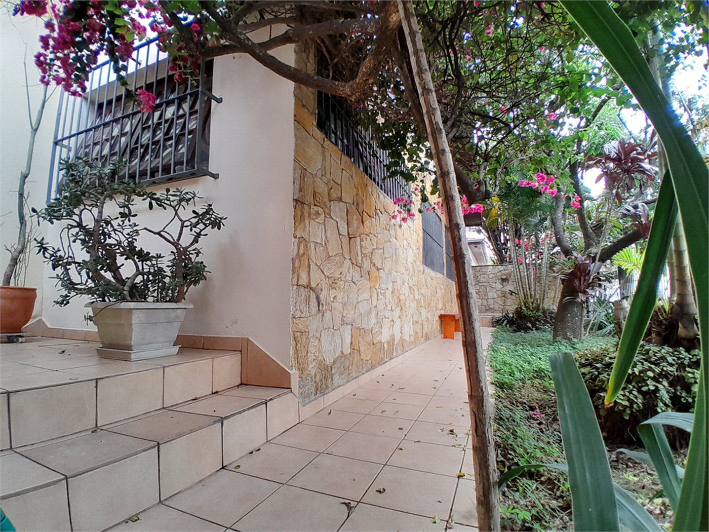 Casa Térrea à venda com 4 quartos, sendo 1 suíte, em Parque Continental, São Paulo, SP
