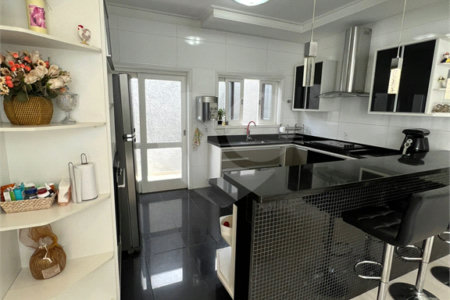 Casa à venda com 3 quartos, sendo 1 suíte, no condomínio Parque do Varvito, Itu - SP