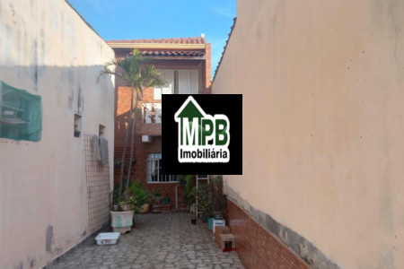 Sobrado à venda com 2 quartos em Jardim Maria Antônia Prado, Sorocaba, SP