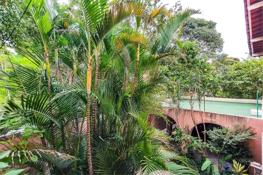 Sobrado à venda com 4 quartos, sendo 2 suítes, em Jardim Morumbi, São Paulo, SP