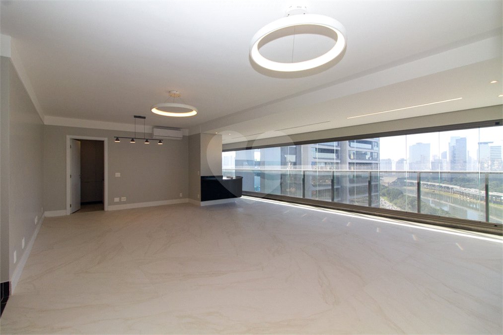 Apartamento à venda ou para alugar com 3 suítes em Jardim Morumbi, São Paulo, SP