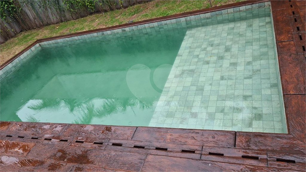 Casa à venda com 4 quartos, sendo 2 suítes, no condomínio Swiss Park, São Bernardo do Campo - SP