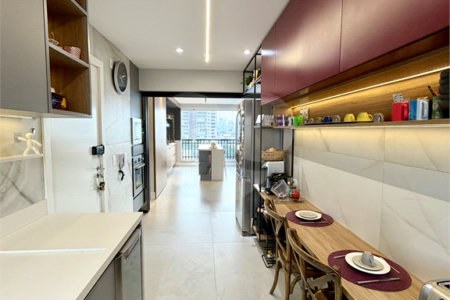 Apartamento à venda com 3 suítes em Vila Romana, São Paulo, SP