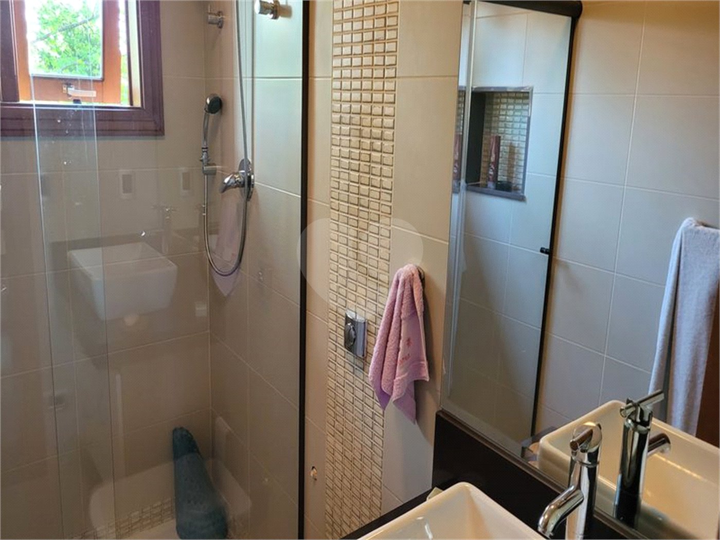 Casa à venda com 4 quartos, sendo 2 suítes, no condomínio Alpes da Cantareira, Mairiporã - SP