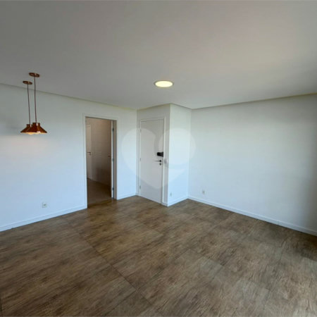 Apartamento à venda com 3 quartos, sendo 1 suíte, em Jardim Aeroporto, São Paulo, SP