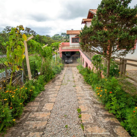 Casa à venda com 3 quartos, sendo 1 suíte,  em Alto da Serra (mailasqui), São Roque, SP