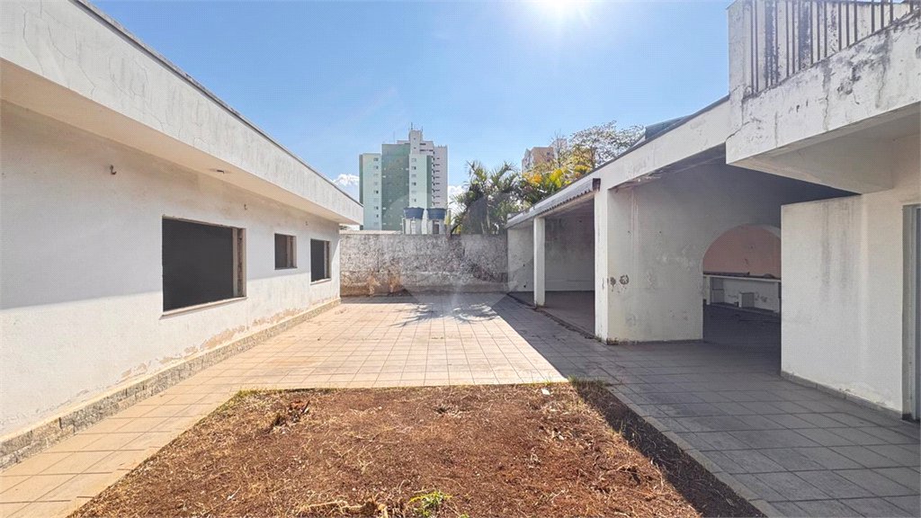 Casa para alugar com 5 quartos, sendo 2 suítes, no Centro, Suzano, SP