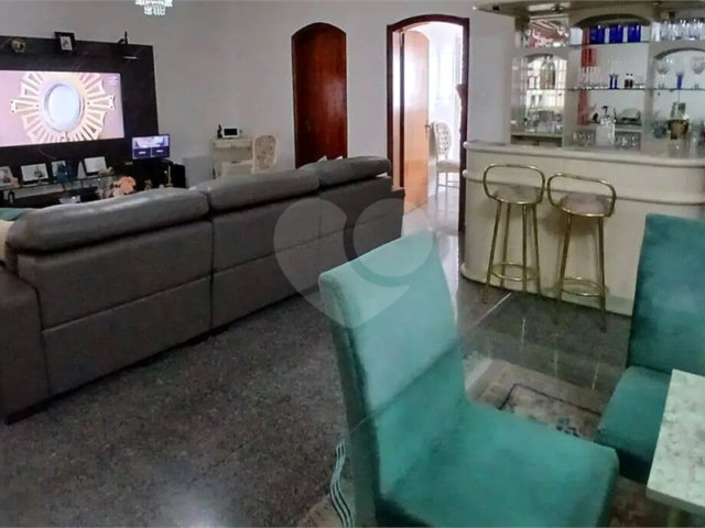 Sobrado à venda com 4 quartos, sendo 2 suítes,  em Limão, São Paulo, SP