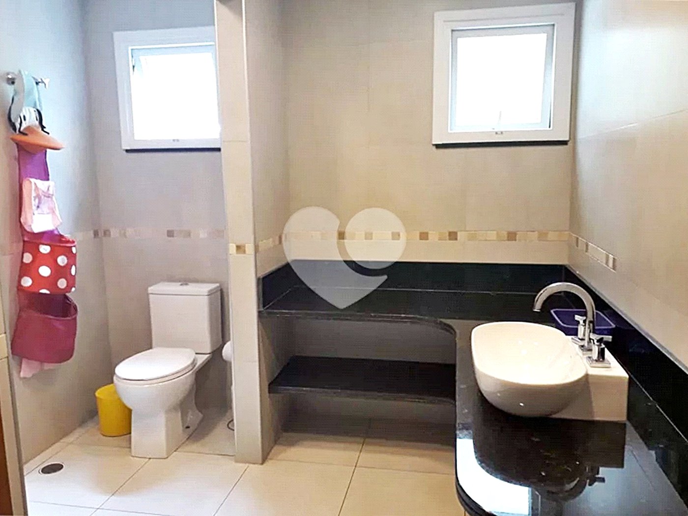 Casa à venda com 4 quartos, sendo 2 suítes, no condomínio Campos de Mairiporã Gleba 1, Mairiporã - SP