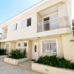 Casa à venda com 4 quartos, sendo 2 suítes, no condomínio Vila das Andorinhas, São Paulo - SP