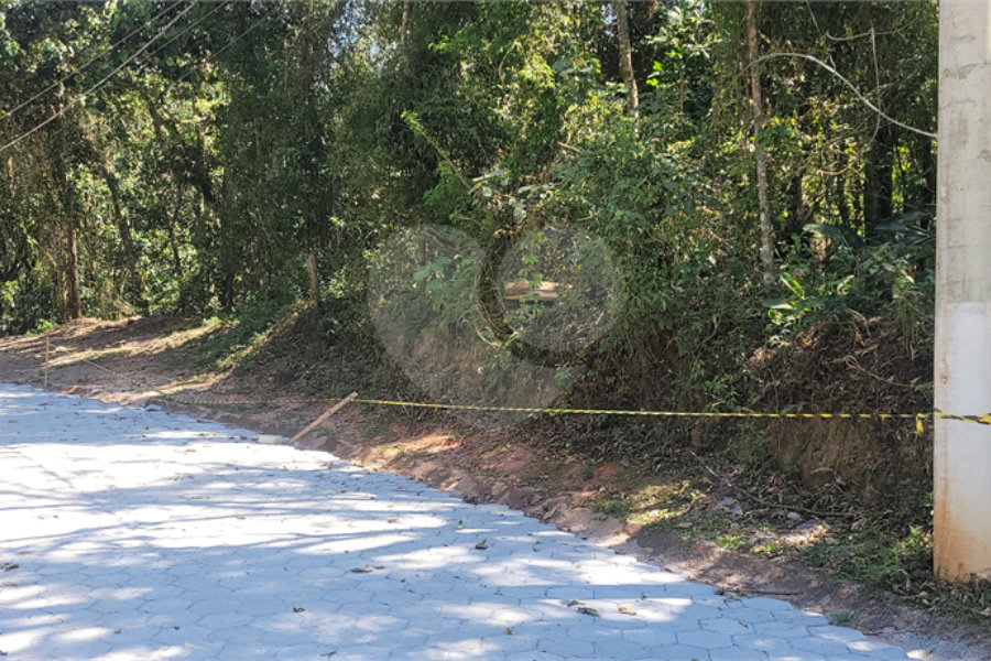Terreno à venda no condomínio Parque Imperial da Cantareira, Mairiporã - SP