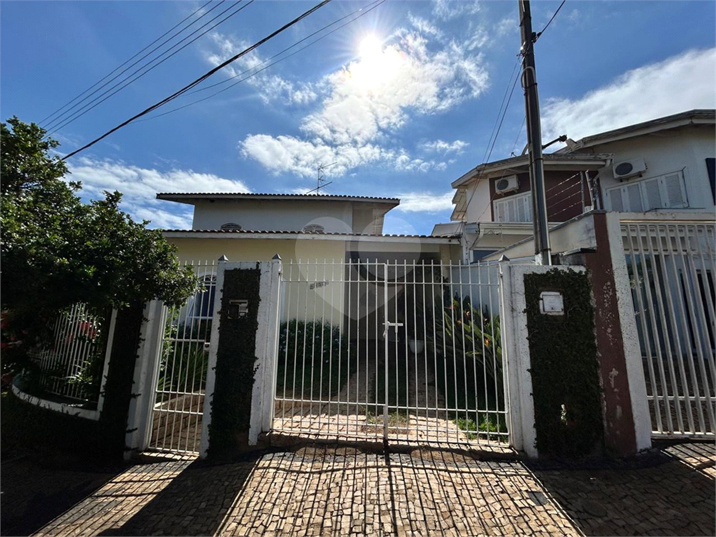 Sobrado à venda com 4 quartos, sendo 2 suítes,  em Parque Nova Suíça, Valinhos, SP