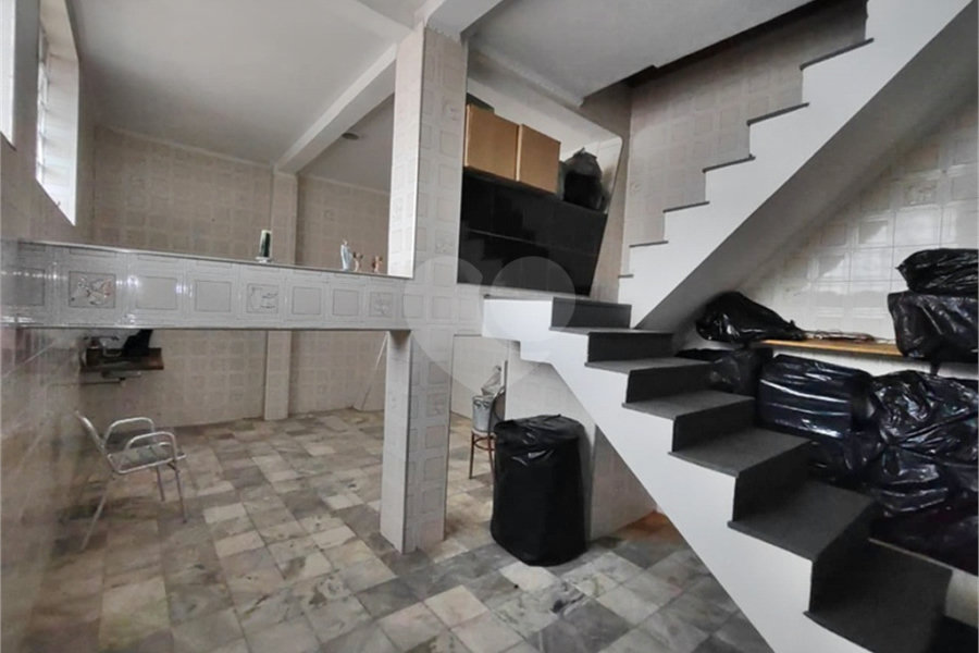 Casa à venda com 3 quartos, sendo 1 suíte, no condomínio Vila Paiva, São Paulo - SP