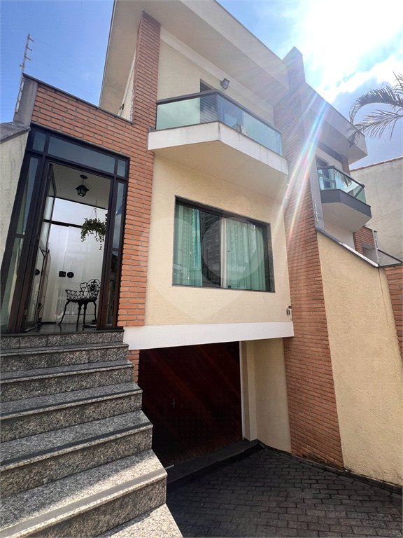 Sobrado à venda com 3 suítes em Vila Regente Feijó, São Paulo, SP