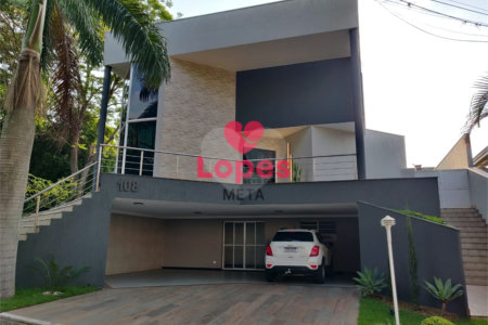 Casa à venda com 3 suítes no condomínio Jaridim Coleginho, Jacareí - SP
