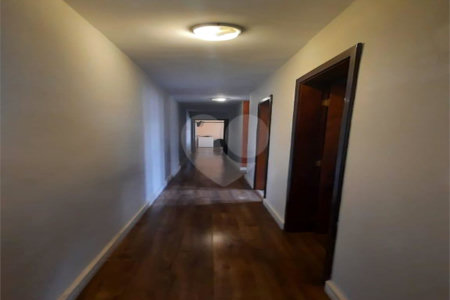 Sobrado à venda com 4 quartos, sendo 1 suíte, em Vila Marari, São Paulo, SP