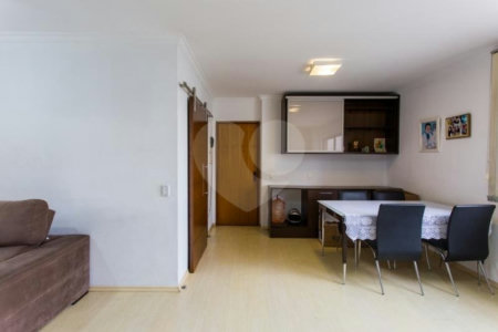 Apartamento à venda com 2 quartos, sendo 1 suíte, em Moema, São Paulo, SP