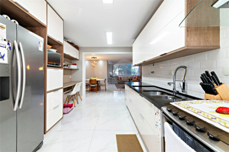 Apartamento à venda com 3 quartos, sendo 1 suíte, em Alto da Boa Vista, São Paulo, SP