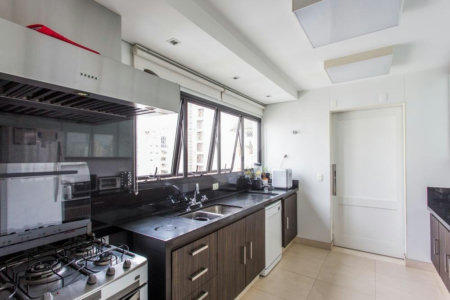Apartamento à venda com 3 suítes em Campo Belo, São Paulo, SP
