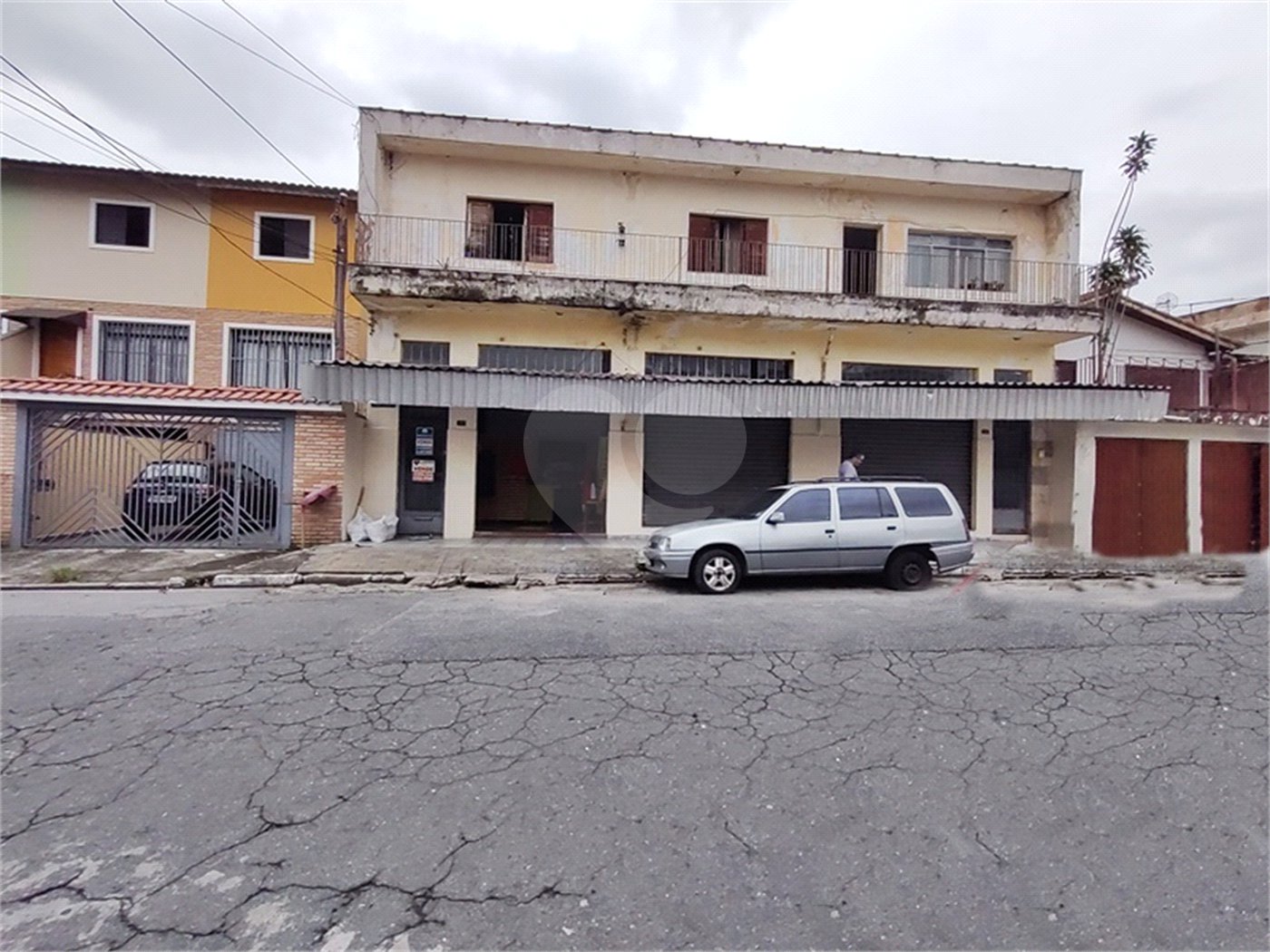 Prédio à venda com 4 quartos, sendo 1 suíte, em Tremembé, São Paulo, SP