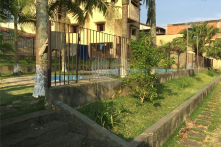 Casa à venda com 4 quartos, sendo 2 suítes,  em Vila Oliveira, Mogi das Cruzes, SP