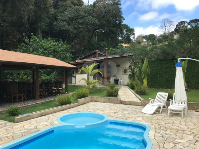 Casa à venda com 5 suítes no condomínio Cinco Lagos, Mairiporã - SP
