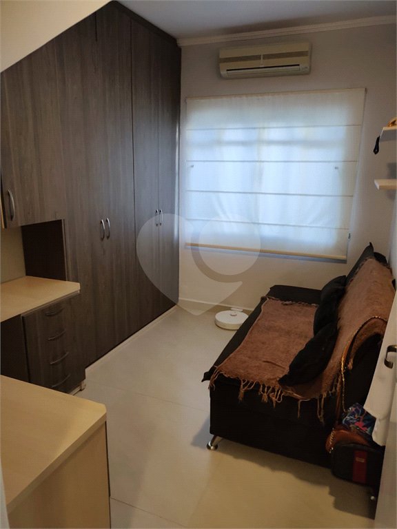 Casa à venda com 3 quartos, sendo 1 suíte,  no condomínio Residencial Jardim das Palmeiras, Vinhedo - SP