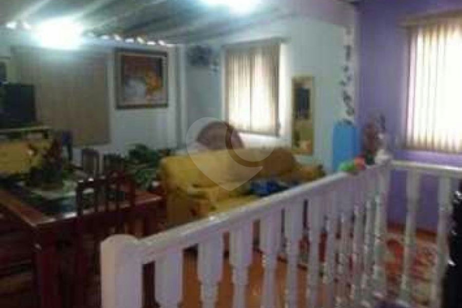 Casa à venda com 2 quartos, sendo 1 suíte, no condomínio Travessa Carmem Lúcia Carneiro,88, São Paulo - SP
