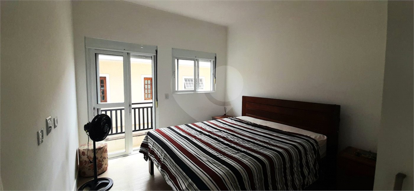 Casa à venda com 3 quartos, sendo 1 suíte, no condomínio Residencial Gran Veiga, São Paulo - SP