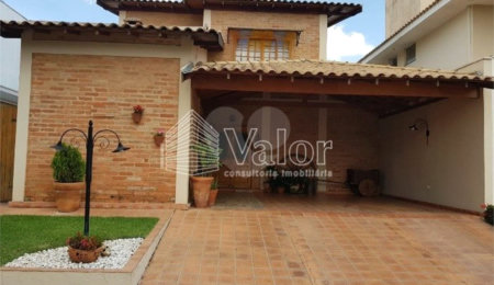 Casa à venda com 3 quartos, sendo 1 suíte,  no condomínio Quebec, São Carlos - SP
