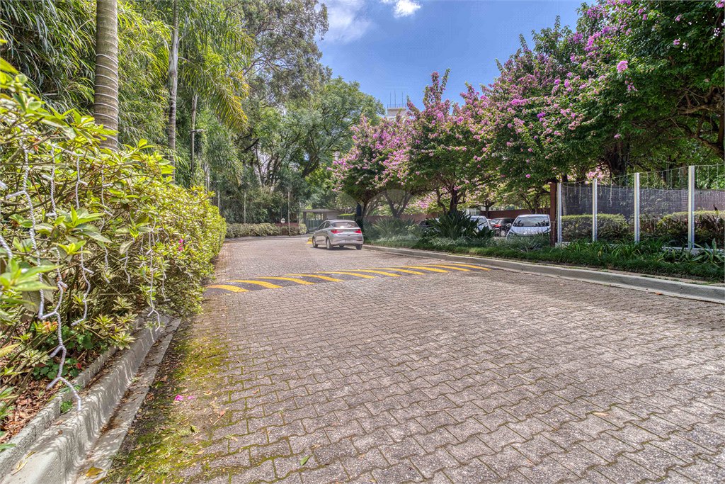 Apartamento à venda com 4 suítes em Jardim Marajoara, São Paulo, SP