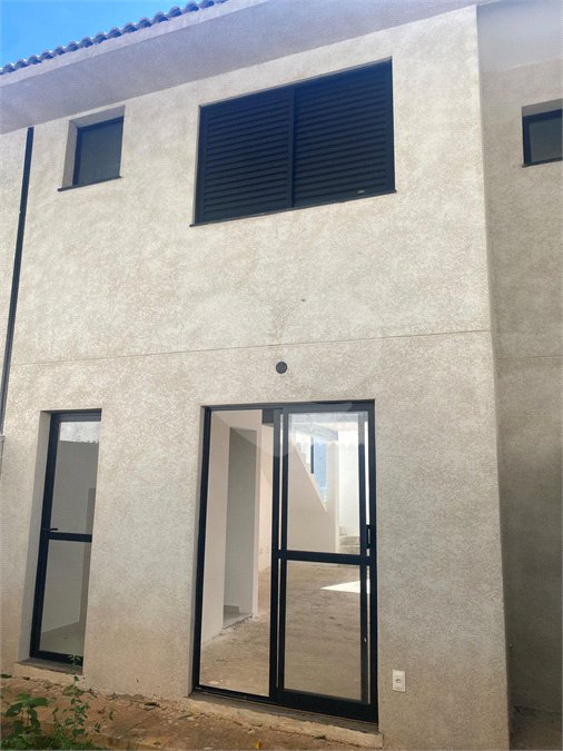 Casa à venda com 2 suítes no condomínio Vila Ilha de Creta, Valinhos - SP