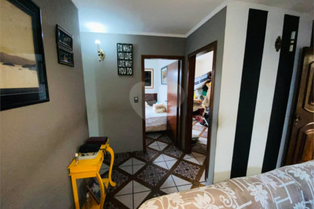 Sobrado à venda com 8 quartos em Jardim São Jorge (raposo Tavares), São Paulo, SP