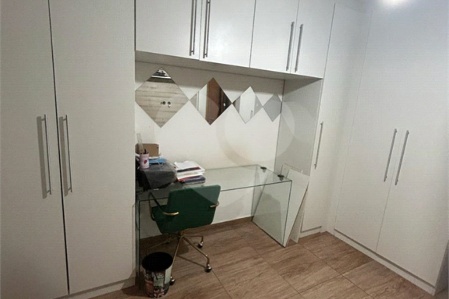 Casa à venda ou para alugar com 3 quartos, sendo 2 suítes,  no condomínio Residencial Erika, São Paulo - SP