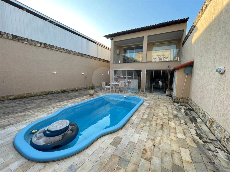 Casa à venda com 4 quartos, sendo 1 suíte, em Campo Grande, Rio de Janeiro, RJ
