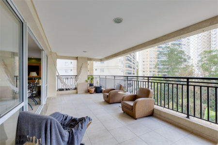 Apartamento à venda com 4 suítes em Jardim Marajoara, São Paulo, SP