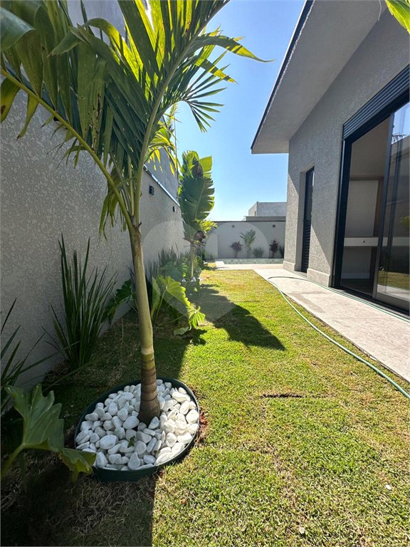 Casa à venda com 4 suítes no condomínio Granja Anita, Mogi das Cruzes - SP