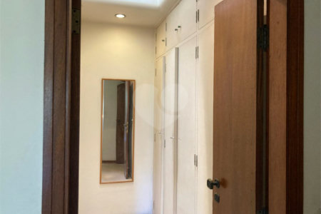 Casa à venda com 5 quartos, sendo 2 suítes, em Jardim Marajoara, São Paulo, SP