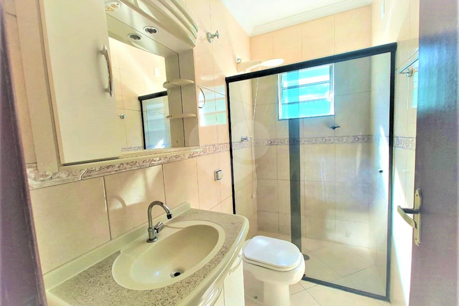 Sobrado à venda com 4 quartos, sendo 1 suíte, em Jardim Regina, São Paulo, SP