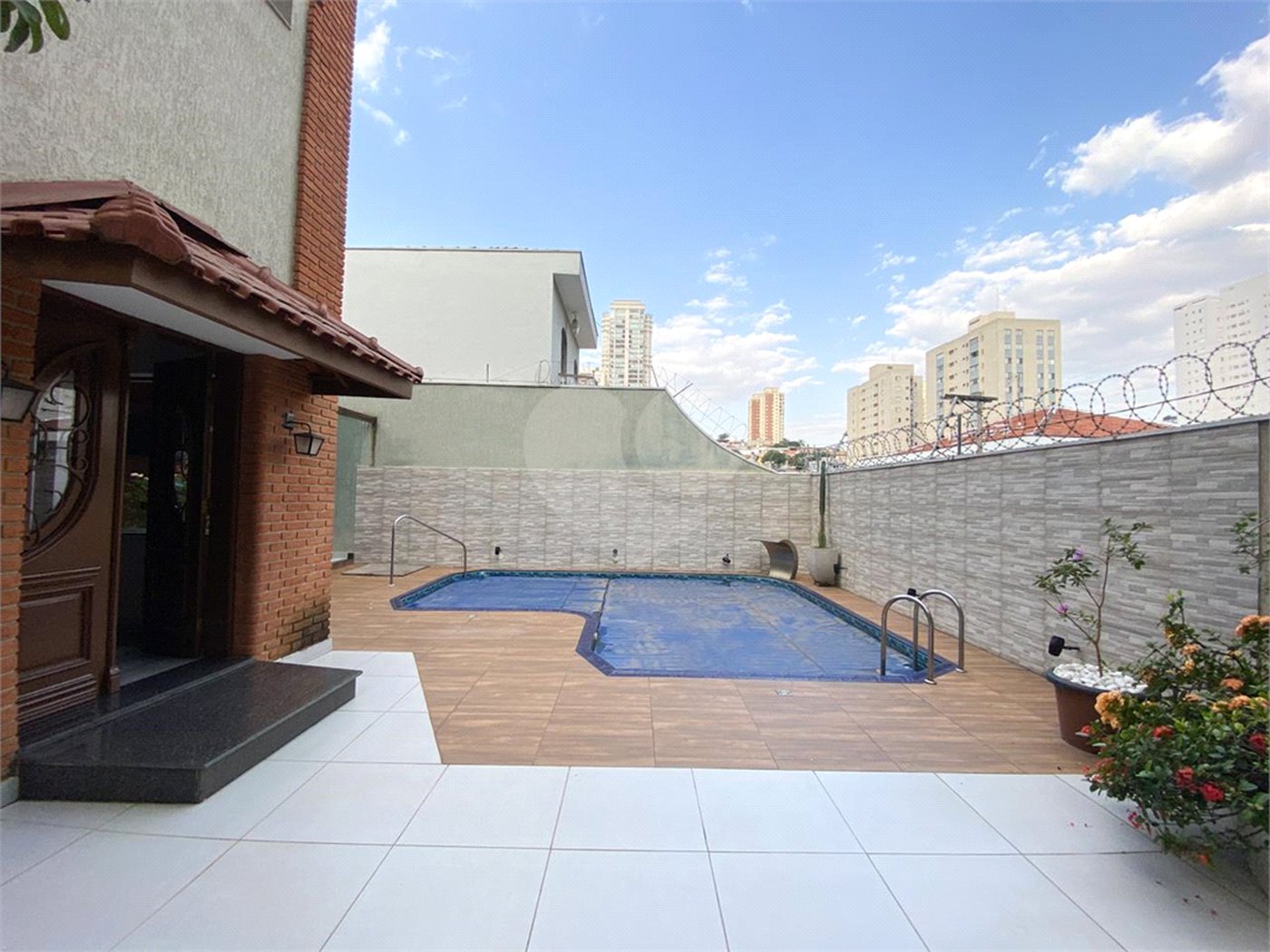 Casa à venda com 3 quartos, sendo 1 suíte, em Santana, São Paulo, SP